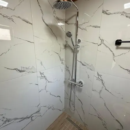 Doda 3* Gjirokastër